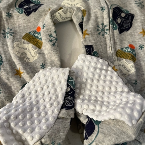 New Boys Star Wars one piece zip pj, new 12month pjs Star Wars w tags,Star Wars - Picture 7 of 8